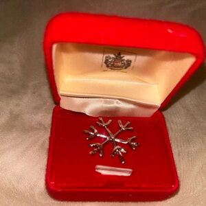 Saxony Snowflake Sterling Silver Pin